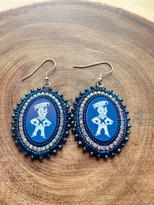 Beaded Sugg'aliq (Pilot Bread) earrings